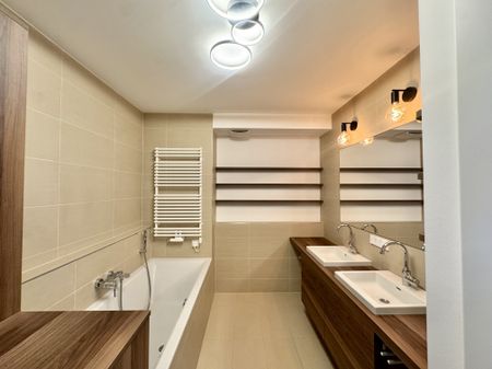 Möbliert! Das Herzstück - von der Sonne geküsst! Große 2 Zimmerwohnung nur JETZT! - Photo 5