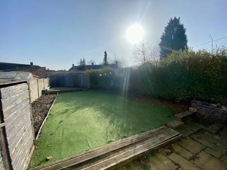 3 bedroom semi-detached house to rent - Photo 2