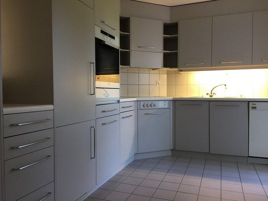 Sonnige 4.5-Zimmerwohnung im Parterre wartet auf Sie! - Foto 1