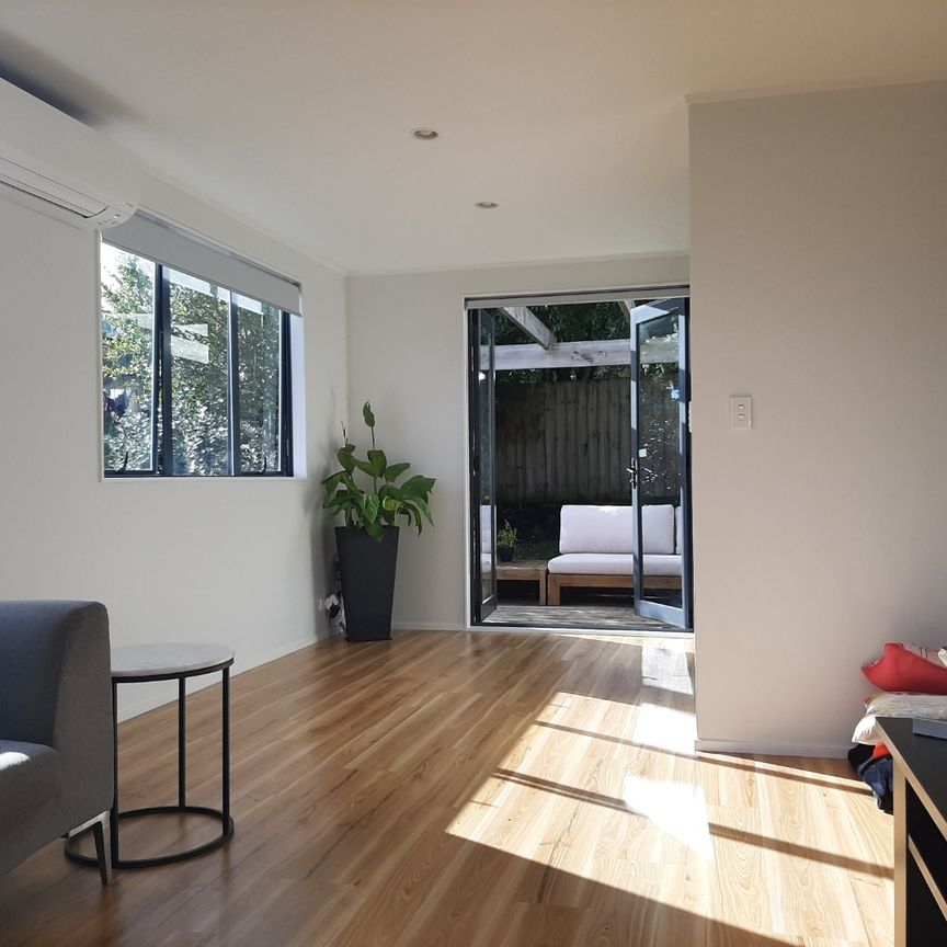 Spacious Family Home in Massey - Photo 1