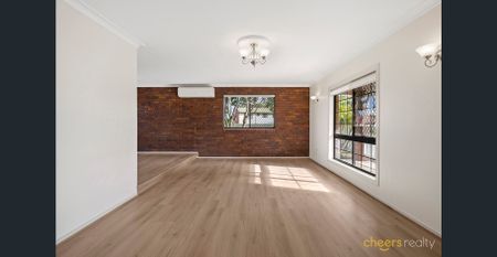 Stunning & Ultimate Family Home in Prestigious Location! Sunnybank Hills State School Catchment - Photo 2