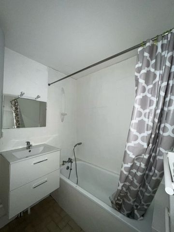 T2 refait à neuf avec courette - Photo 5