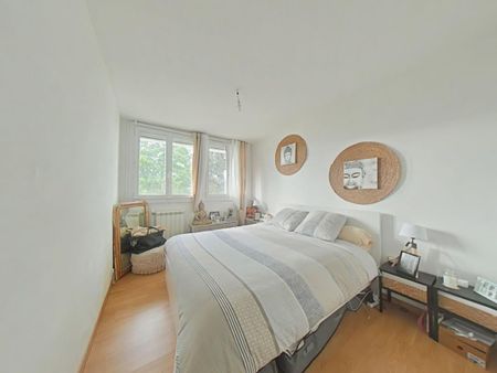 Location Appartement 3 pièces 71m² ROMANS SUR ISERE 26100 - Photo 3