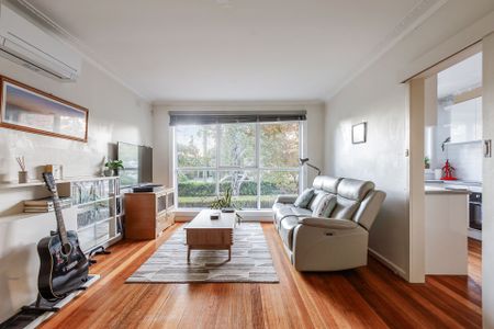 Perfectly Positioned, Light-Filled Home in the Heart of Canterbury - Photo 2