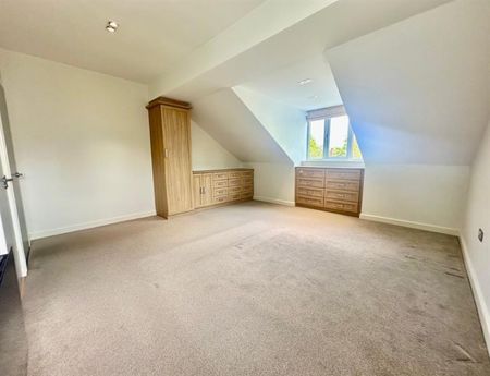 3 Bedroom Apartment To Let - Photo 4