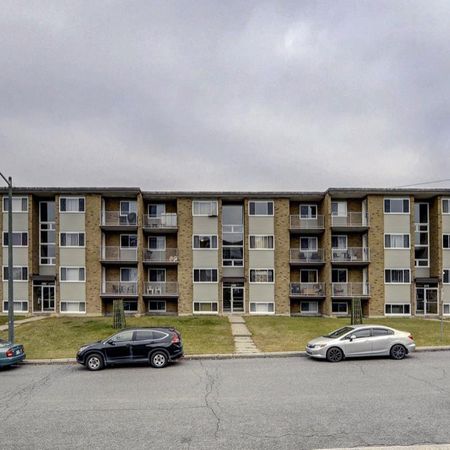 Grand 5 1/2 complètement rénové, très ensoleillé et situé au 3ème étage d’un immeuble très tranquille, secteur Sainte-Foy - Photo 4