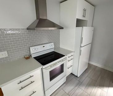 For Lease - 1635 ELSMERE, Windsor, Ontario - Photo 2