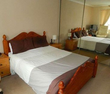 Wallace Wells Road, Burnham-on-sea, Somerset, TA8 - Photo 4