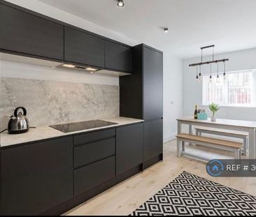 5 bedroom terraced house to rent - Photo 4