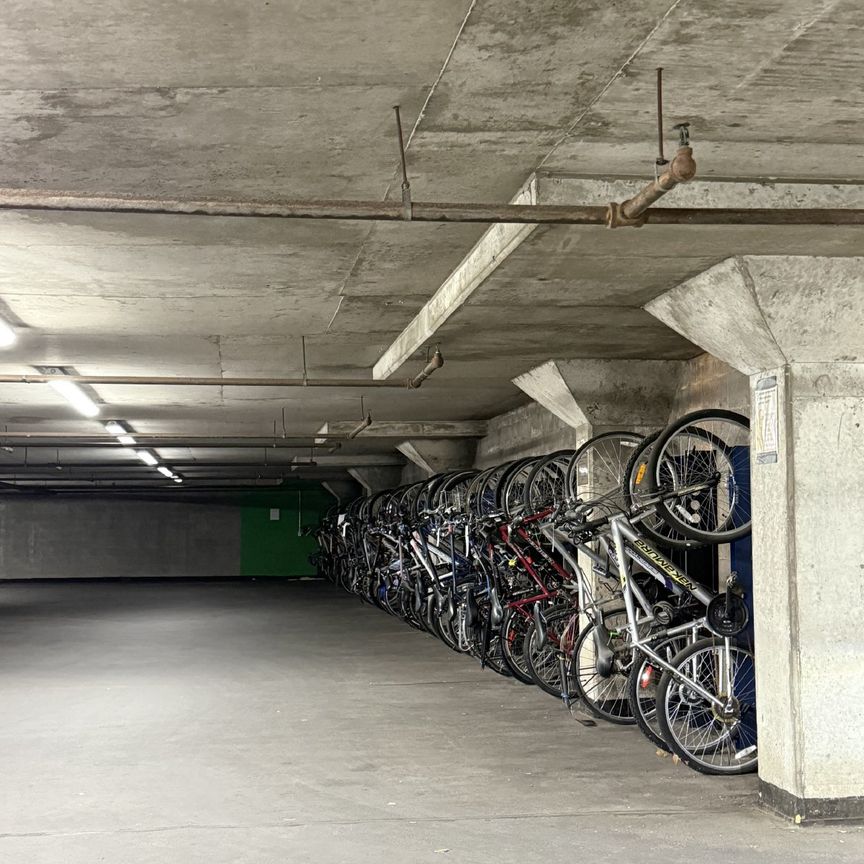 45 Holland Avenue - 702 - Photo 1