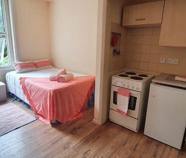 Studio to rent - Photo 5