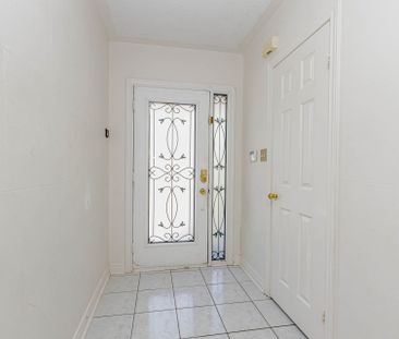 For Lease - 147 Foxchase Avenue, Vaughan, Ontario - Photo 5