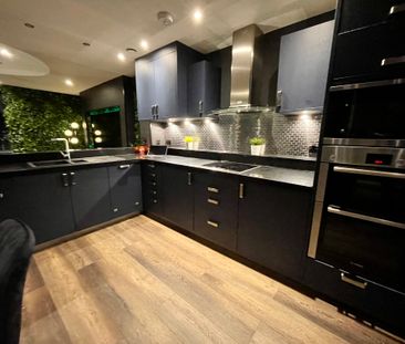 Super Premium - 17th Floor Penthouse - £3950 per month - Photo 4