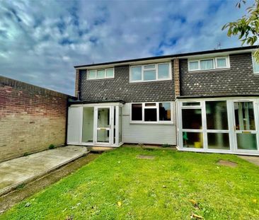 3 bedroom end of terrace house to rent - Photo 2