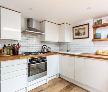 3 bedroom terraced house to rent - Photo 3