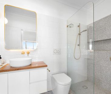 Spacious, Luxury Living Townhouse - Photo 6