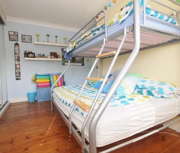 4 bedroom semi-detached house to rent - Photo 5