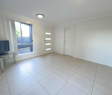 Stylish 3-Bedroom Townhouse in Prime Birmingham Gardens Location - Photo 3