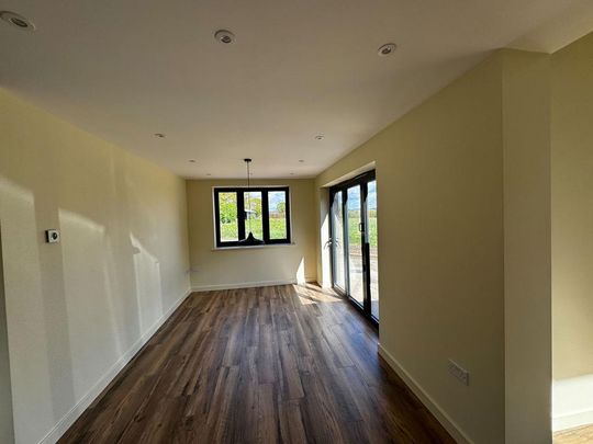 3 bedroom semi-detached house to rent - Photo 1