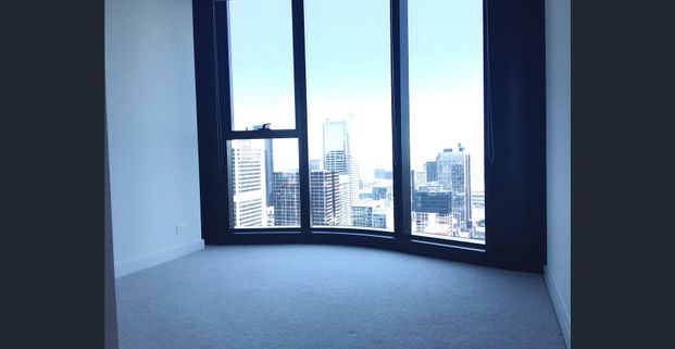 High level one bedroom with stunning CBD views - Photo 1