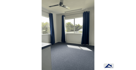 Private 3 bedroom, second floor duplex-style - Photo 3