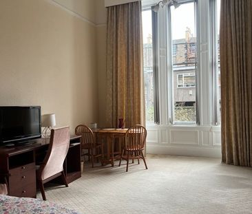Room in a Shared Flat, Drumsheugh Gardens, EH3 - Photo 1