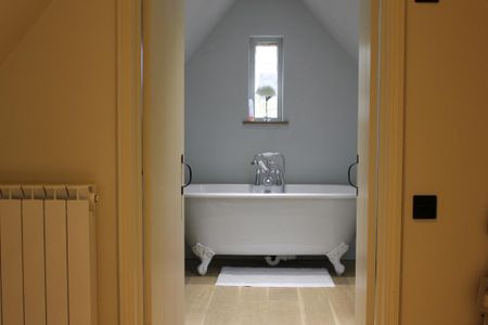 3 bedroom semi-detached house to rent - Photo 5