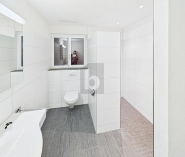 MODERN MIT LIFT UND BALKON IM MINERGIE-STANDARD - Foto 6