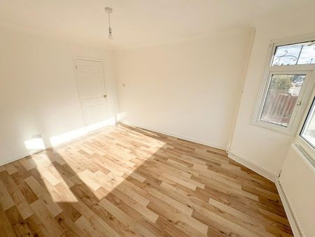 2 bedroom detached bungalow to rent - Photo 4