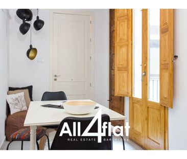 Piso de alquiler en Calle Nou de la Rambla, El Raval - Photo 3