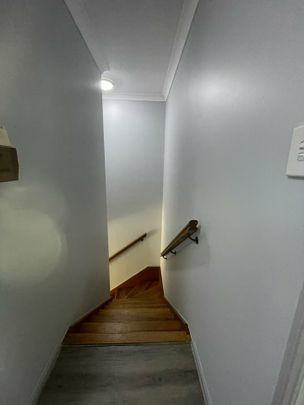 LARGE TOWNHOUSE !!! - Photo 1