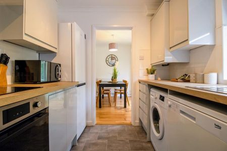 3 bedroom semi-detached house to rent - Photo 5