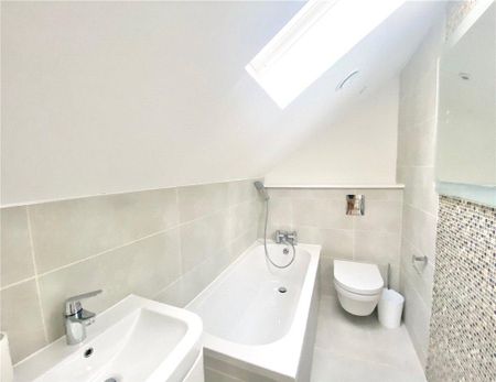 4 bedroom semi-detached house to rent - Photo 5