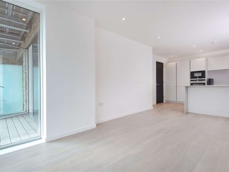 A beautifully appointed one bedroom apartment situated on 4th floor of this fine development conveniently located directly opposite Borough underground station (Northern Line). - Photo 3