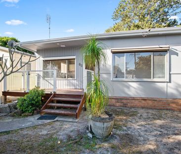 RENOVATED BEACH HOUSE - Photo 4