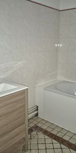 Location Appartement 2 pièces 45m² CAMBRAI 59400 - Photo 4