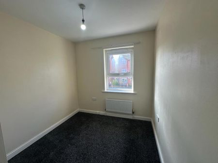 3 bedroom terraced house to rent - Photo 4