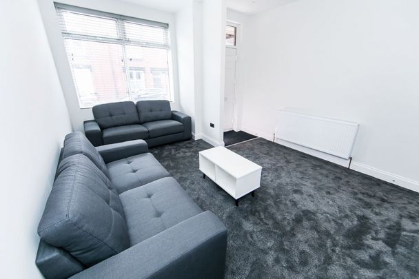 Hartley Grove, Woodhouse, Leeds - Photo 1