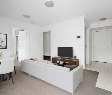 Convenient Low Maintenance 2 Bedroom Apartment in Prime Location! - Photo 4