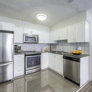 Dufferin Crossing - Photo 3