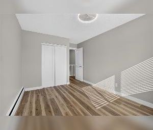2 Bed 1 Bath Multi Level Unit Inglewood Edmonton - Photo 3