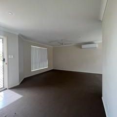 Neat & Tidy 3 Bedroom in Silkstone - Photo 1