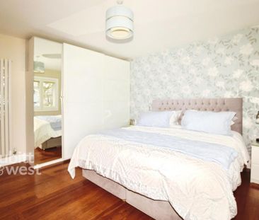 3 bedroom semi-detached bungalow to rent - Photo 3