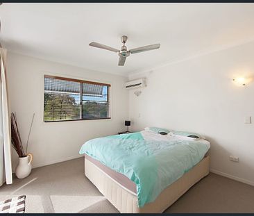 FIRST FLOOR UNIT WITH GOLF COURSE VIEWS & FANTASTIC BREEZES! - Photo 4