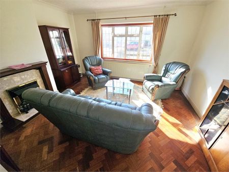 3 bedroom semi-detached bungalow to rent - Photo 2