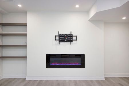 For Lease - 6 Westacott Crescent, Ajax, Ontario - Photo 4