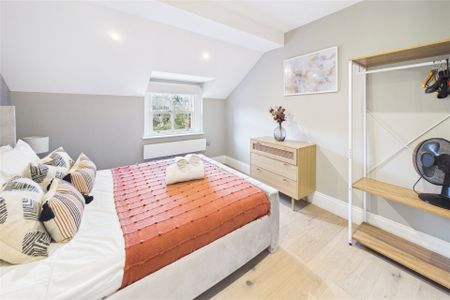 2 bedroom in The Forbury, Reading - Photo 4