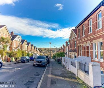 3 bedroom property to rent - Photo 1