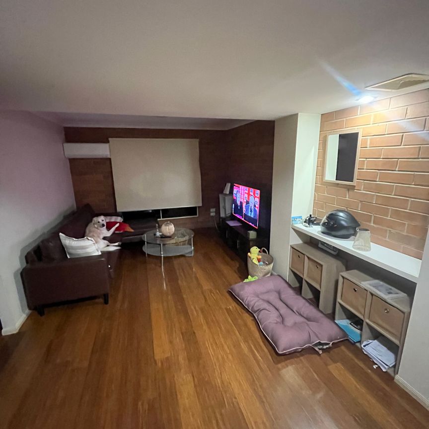 Greenslopes - Photo 1