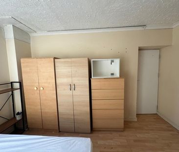 Room in a Shared Flat, Daring House, E3 - Photo 1